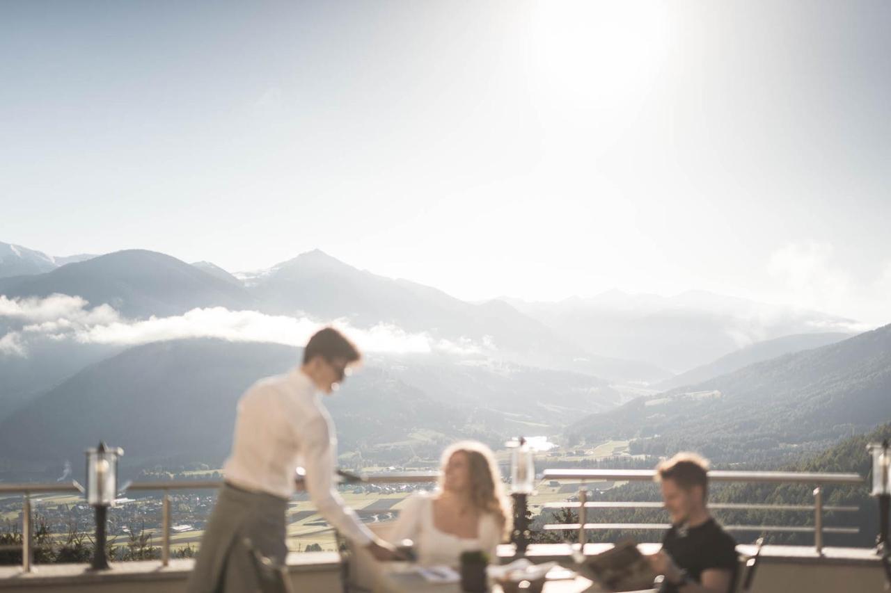 Kronplatz-Resort Hotel Kristall Valdaora Esterno foto