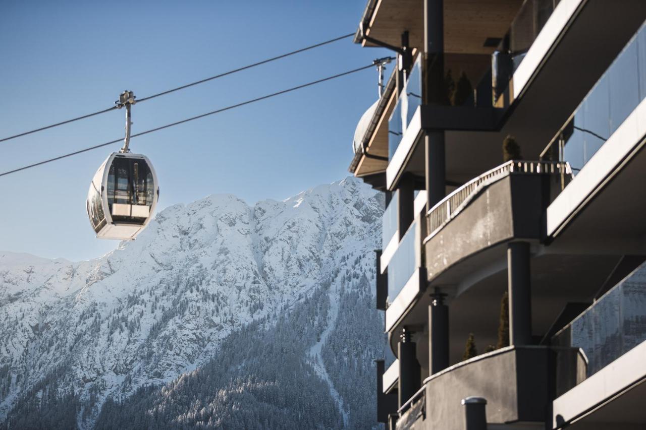Kronplatz-Resort Hotel Kristall Valdaora Esterno foto