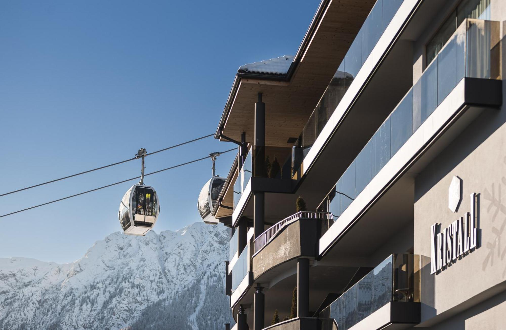 Kronplatz-Resort Hotel Kristall Valdaora Esterno foto