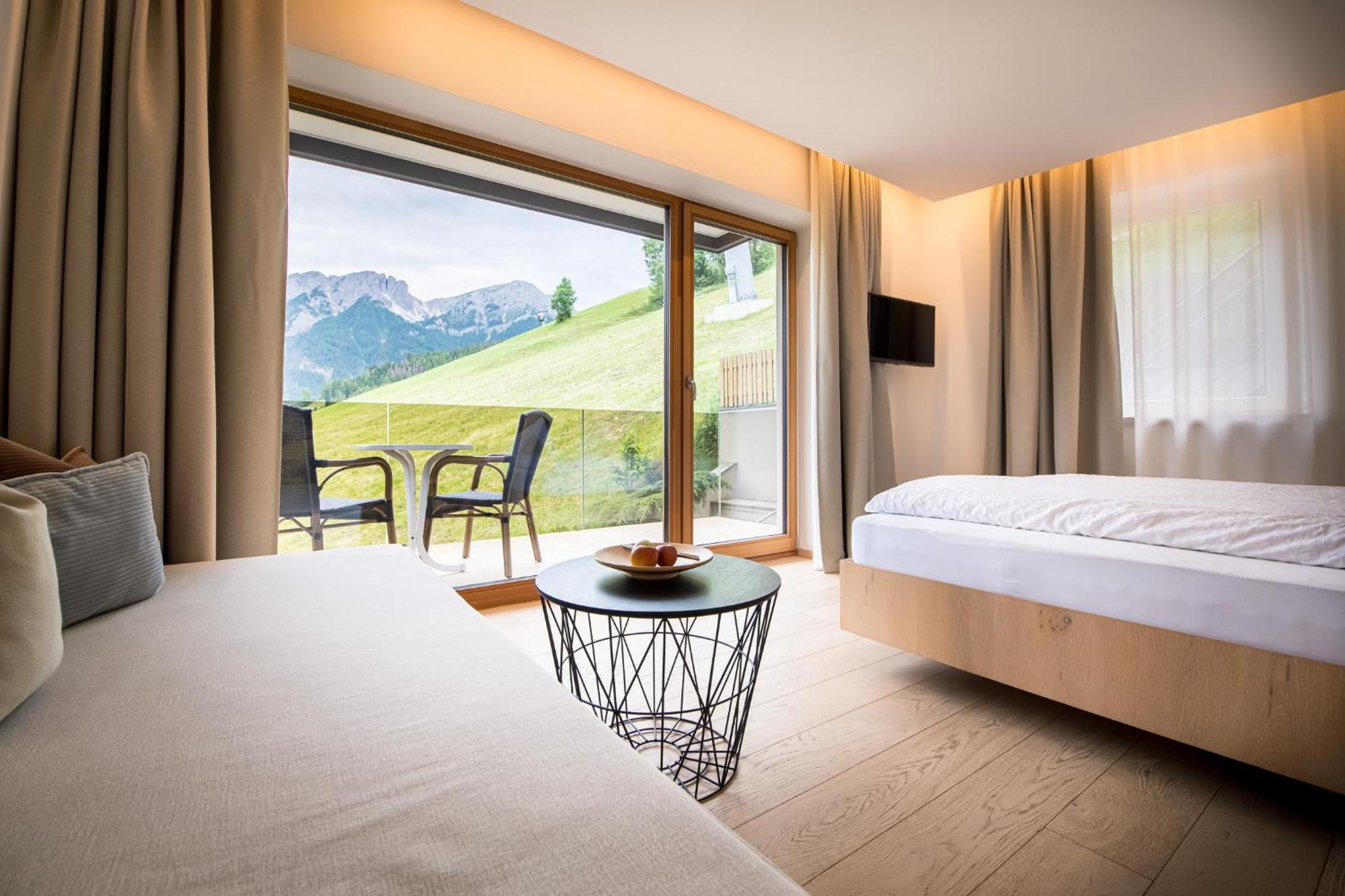 Kronplatz-Resort Hotel Kristall Valdaora Esterno foto