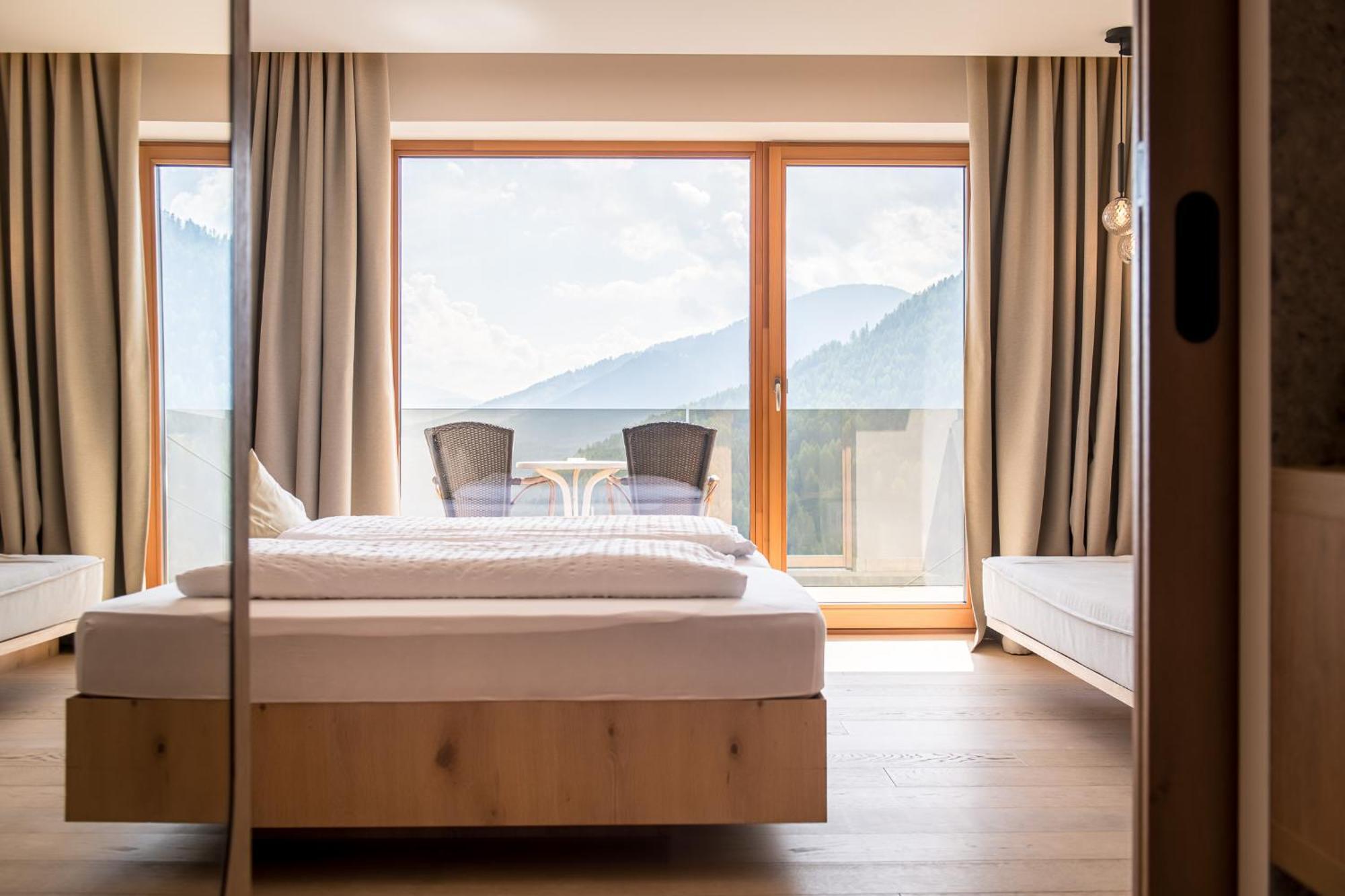 Kronplatz-Resort Hotel Kristall Valdaora Esterno foto