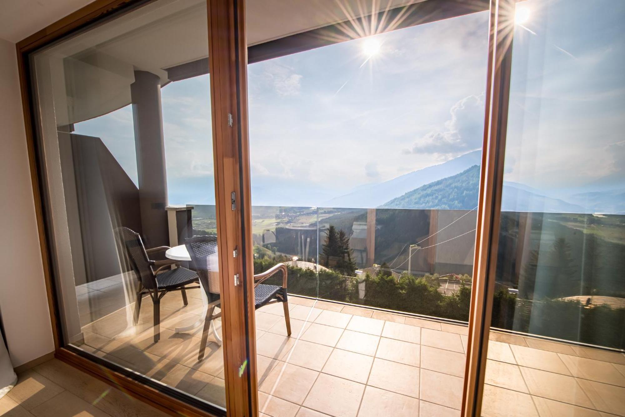 Kronplatz-Resort Hotel Kristall Valdaora Esterno foto