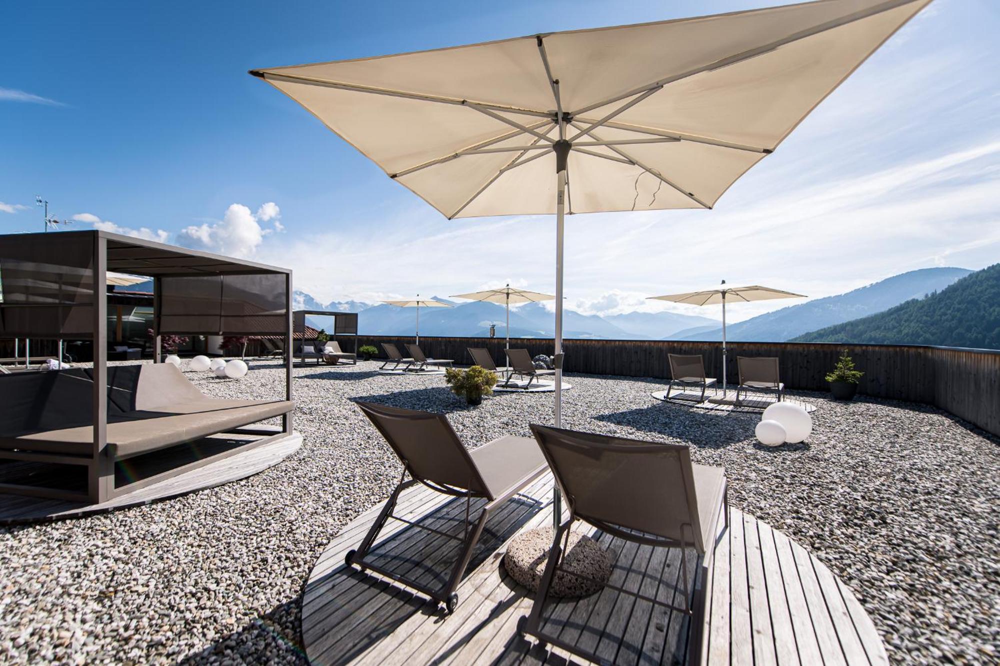 Kronplatz-Resort Hotel Kristall Valdaora Esterno foto